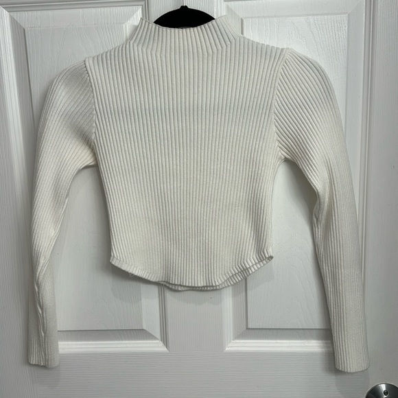 Women’s Crop Long Sleeve Knit Top - Picture 2 of 5